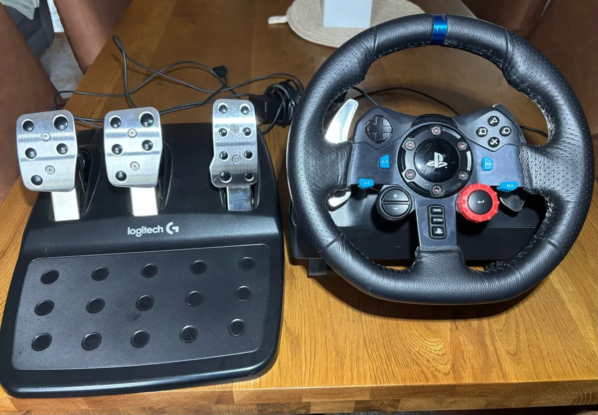 Logitech G29 steering wheel and pedals set - Image 1
