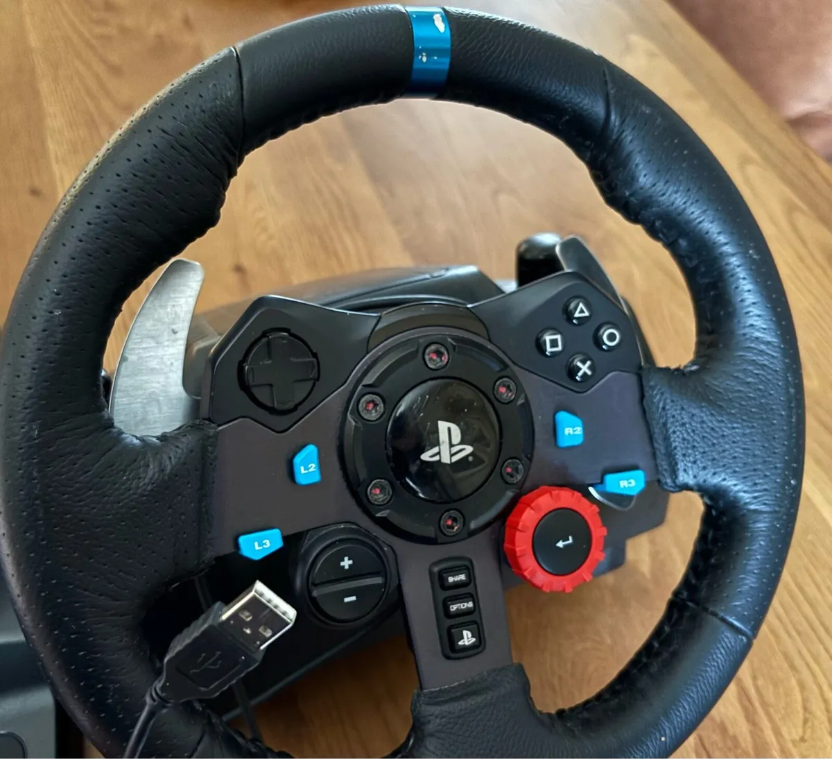 Logitech G29 steering wheel and pedals set - Image 4