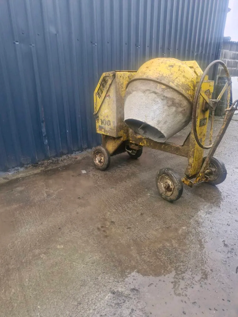 Cement mixer - Image 1