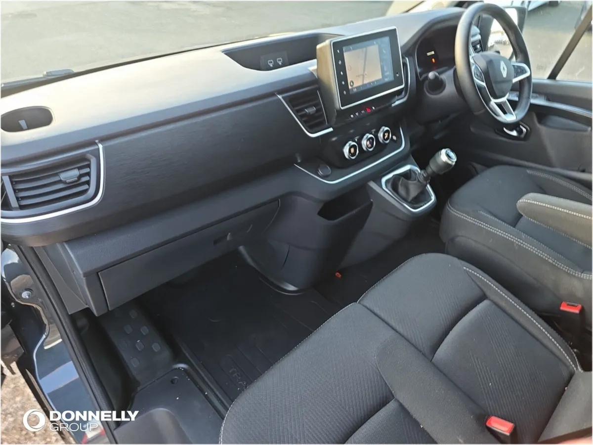 Renault Trafic Lwb Diesel Extra Sport - Image 4