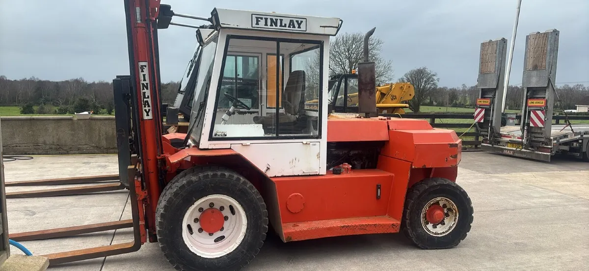 7 ton Finlay and 12 ton boss forklifts - Image 2