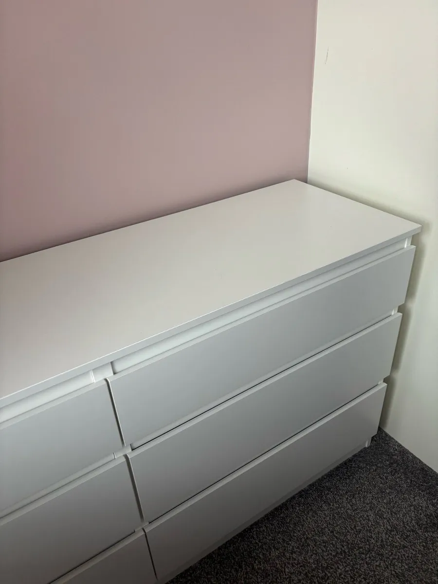 Large chest of drawers - Image 3