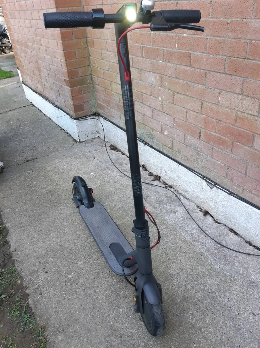 Xiaomi Mi Electric Scooter - Image 3