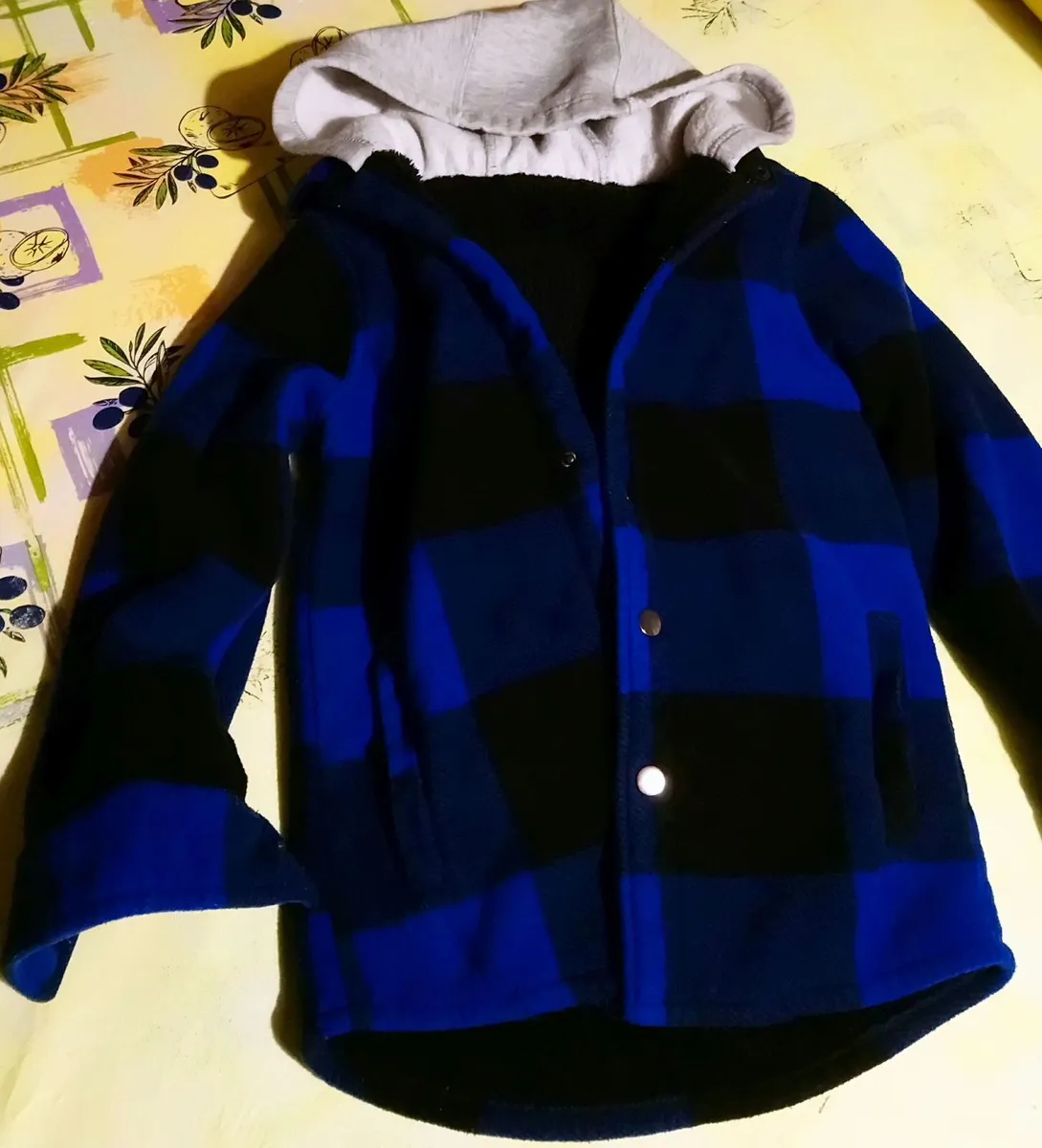 Kids very warm fluffy jumper soft jacket 8-9 years - Image 3