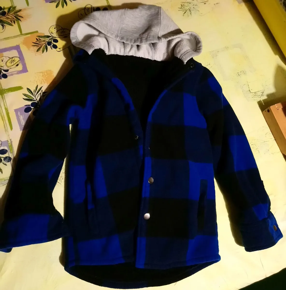 Kids very warm fluffy jumper soft jacket 8-9 years - Image 4