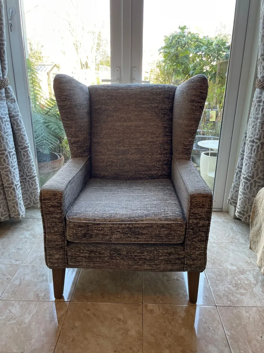 Lounge Chairs for sale in excellent condition - Image 3