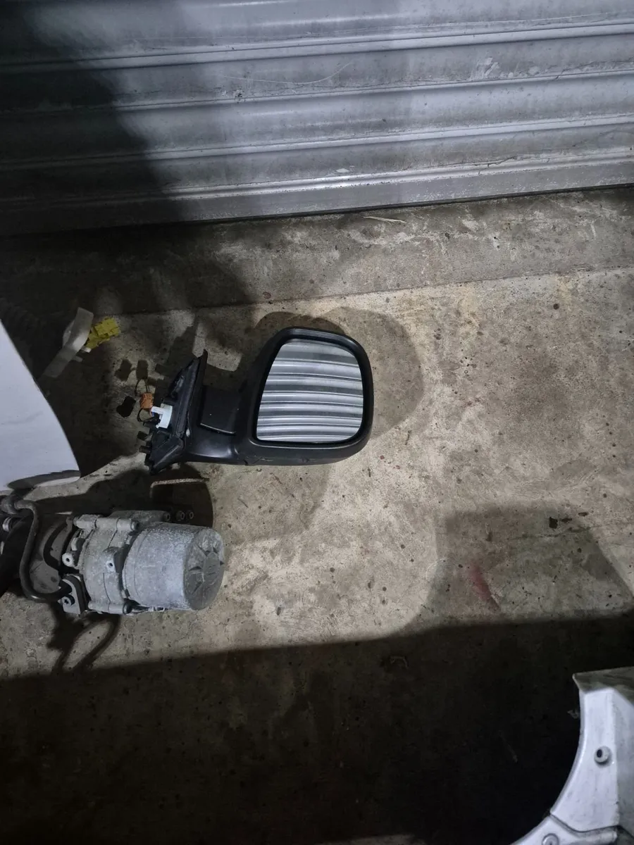 2014 Citroen berlingo/peugeot parther parts - Image 2