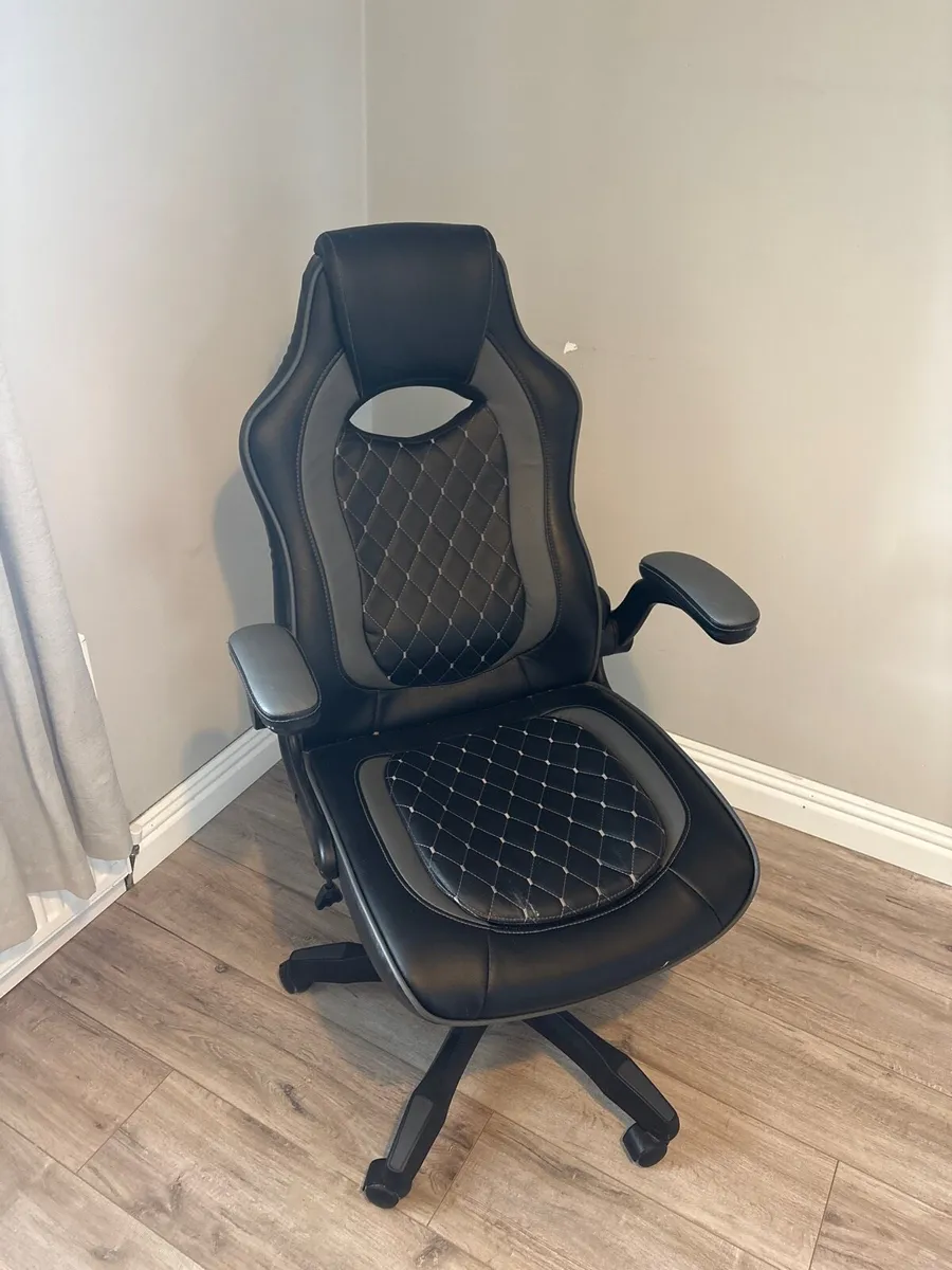 Gaming chair