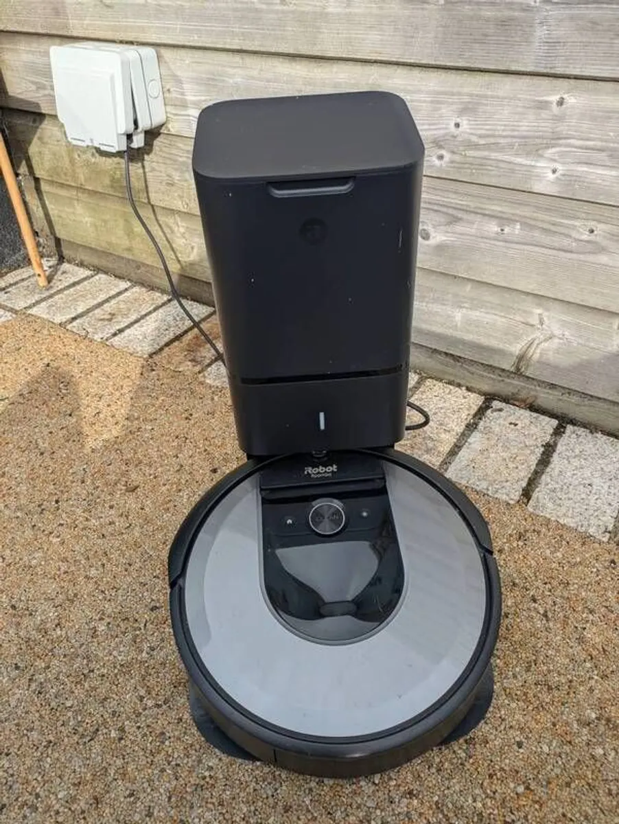 robot vacuum - Image 1