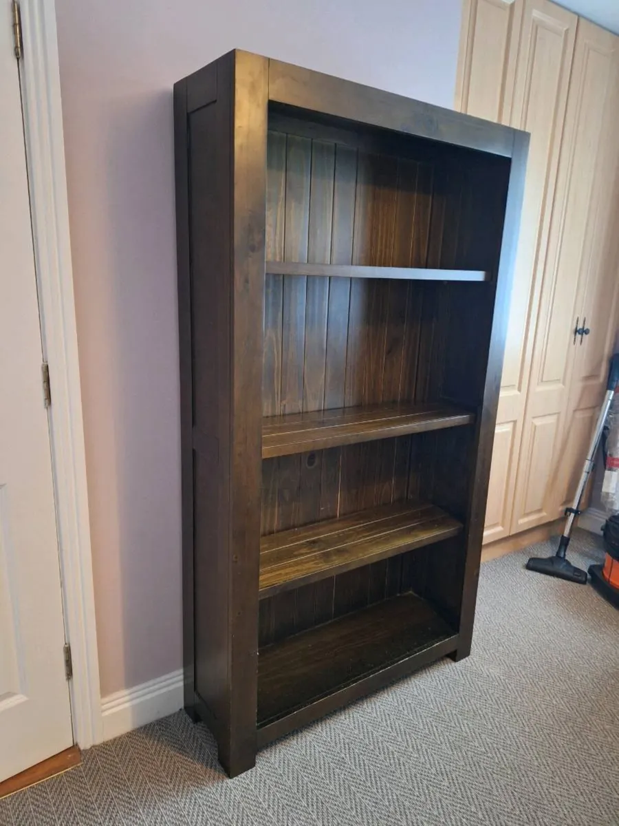 Bookcase shelves - Image 1