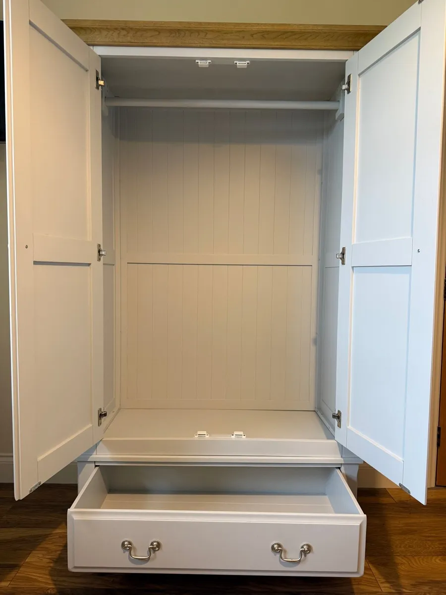 Wardrobe (Georgia style) - Image 2