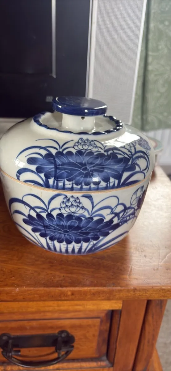 Chinese painted pot - Image 3
