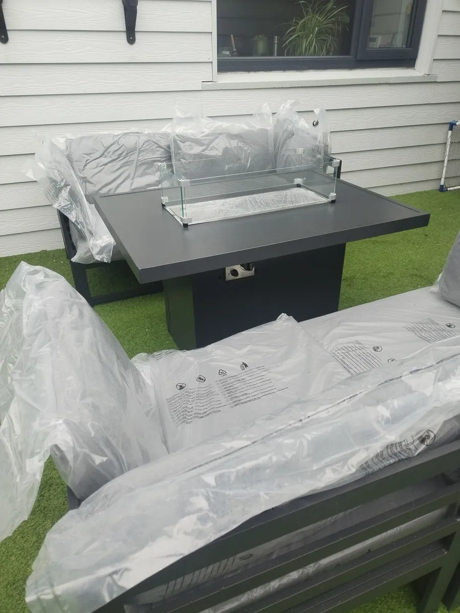 Brand new and unused Garden furniture and Fire pit - Image 4