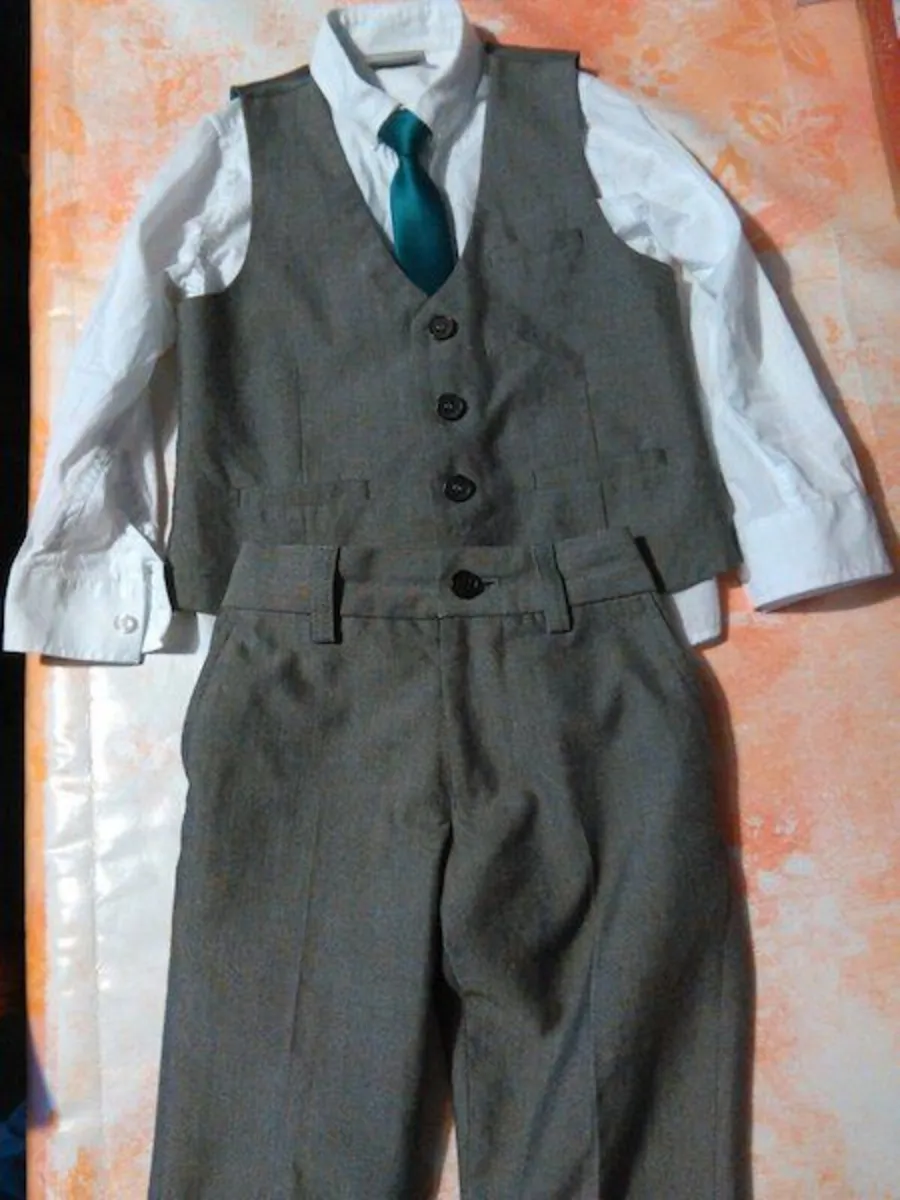 Next Signature boy communion suit size 4-5 years - Image 4