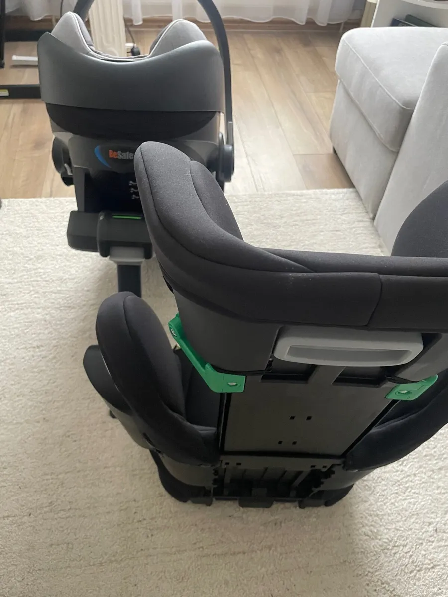 TWO CAR SEATS - Image 4