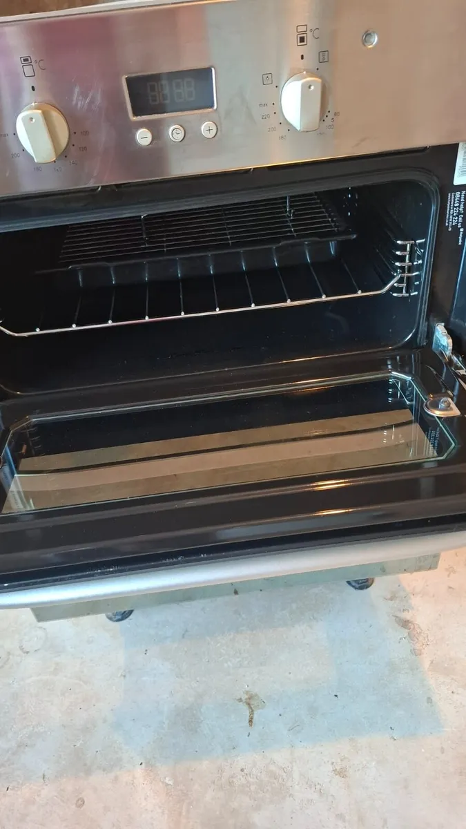 Hotpoint oven and grill - Image 3