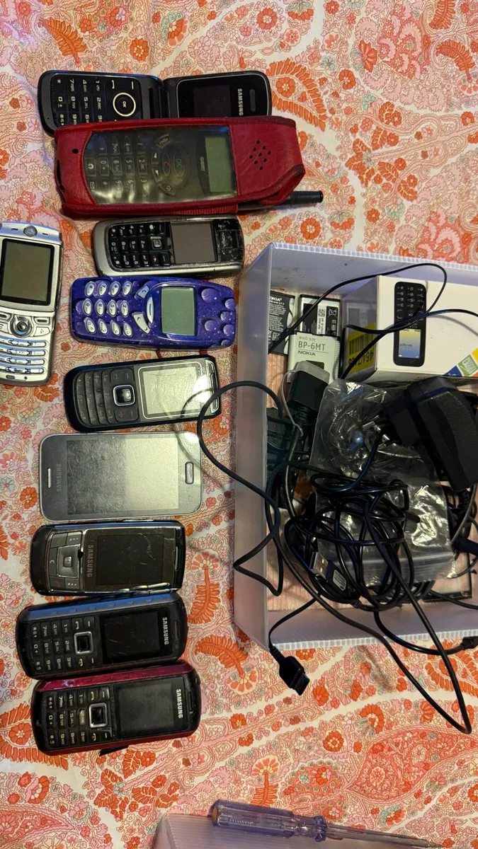 Mobile phones - Image 1
