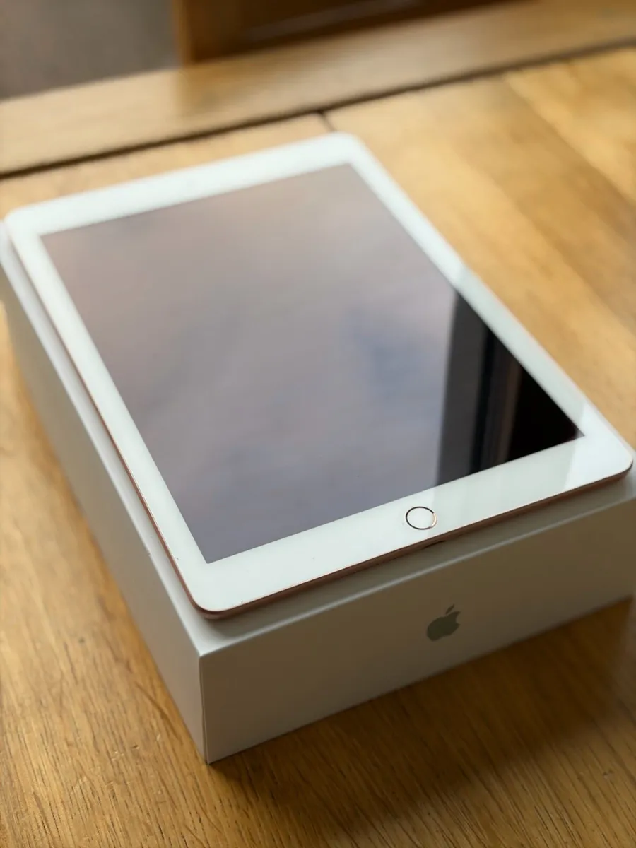 Apple iPad 32gb WiFi(Gen6). Blush Gold - Image 3