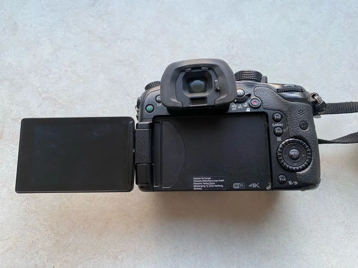 Panasonic LUMIX GH4 + Batteries + SD Card - Image 3