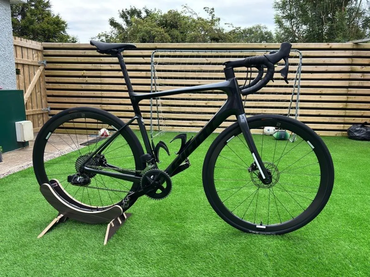 Giant Defy Advanced Pro 2 AX - Image 1