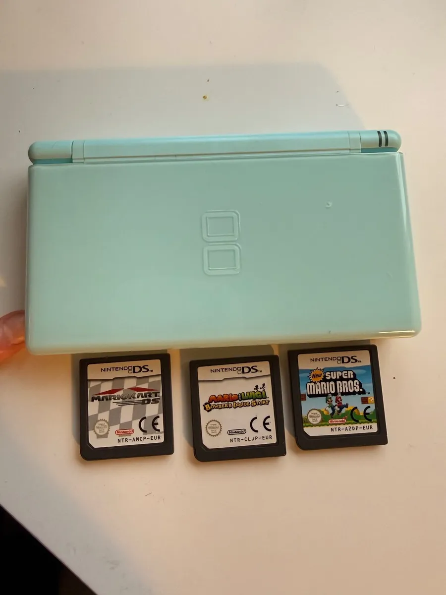 Nintendo DS Lite with games - Image 2