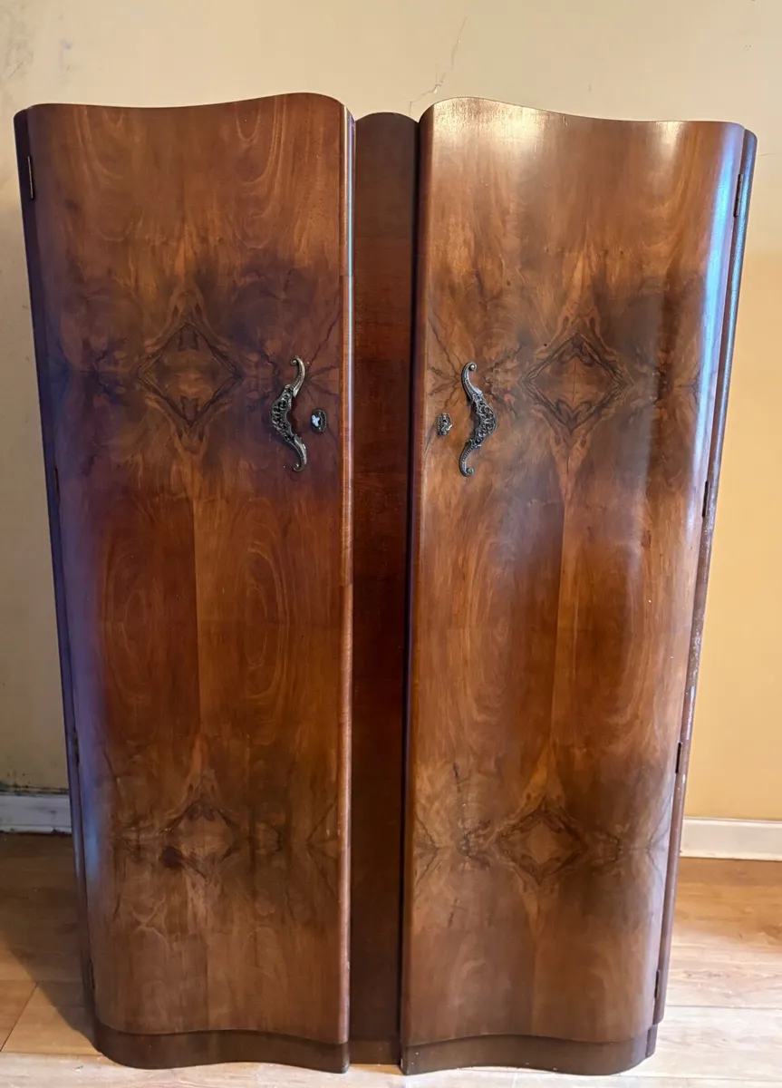 Vintage 1950s Walnut Veneer Bedroom Furniture - Image 3