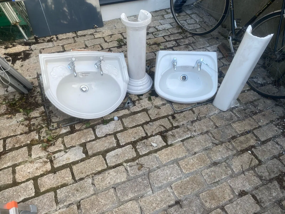 Bathroom fixtures - Image 3