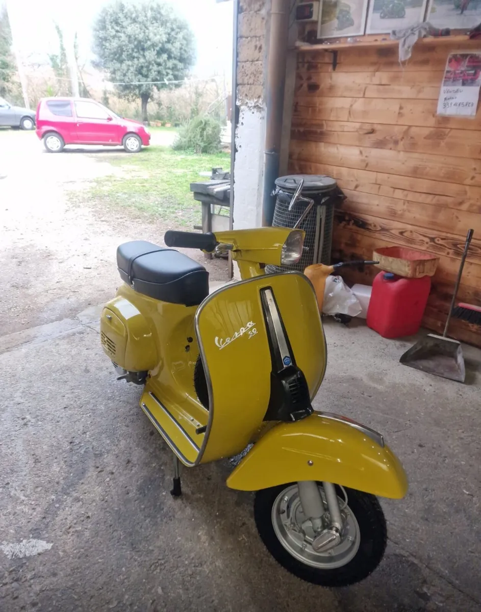 Vespa 50 - Image 2