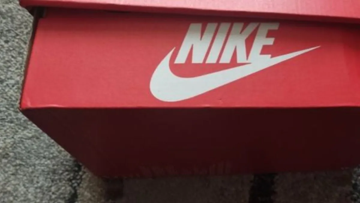 Brand New Nike Shoes UK5.5 - Image 4