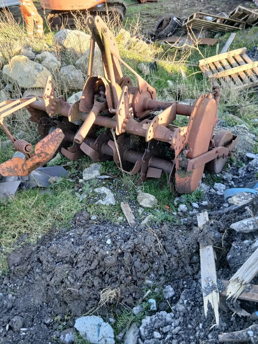 Farm machinery - Image 1