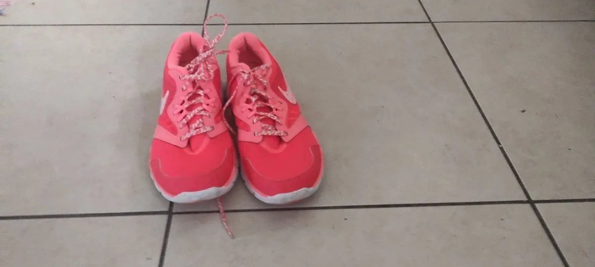 Brand New Nike Shoes Size 8UK - Image 2