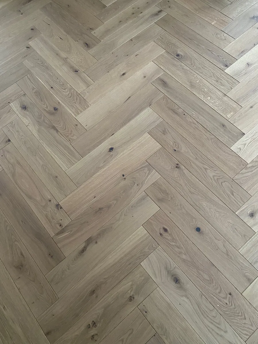Oak herringbone engineer wood floor - Image 1