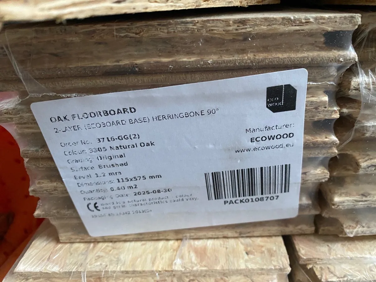 Oak herringbone engineer wood floor - Image 2