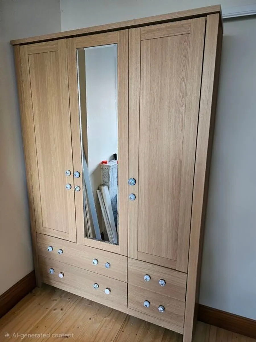 Free Wardrobe - Image 1