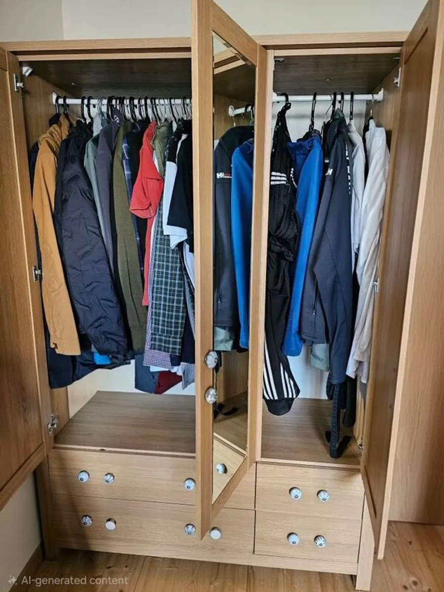Free Wardrobe - Image 2