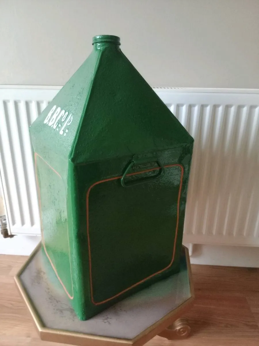 Vintage petrol can - Image 2