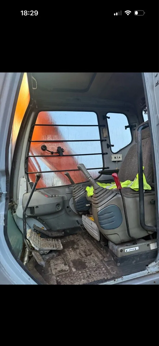 Hitachi ex120-5 (trade in welcome) - Image 2