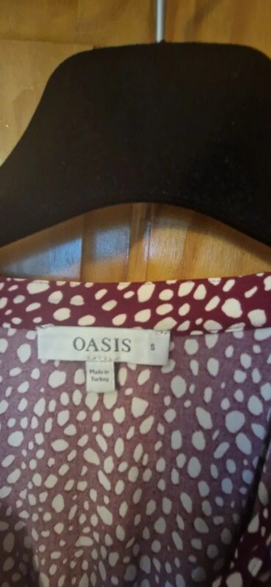 women's wear - Image 2