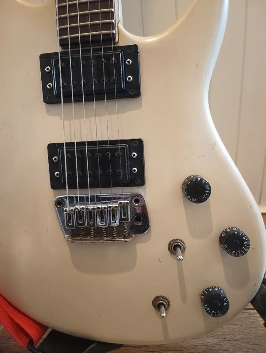 VINTAGE 1980s Peavey Milestone 6 string - Image 2