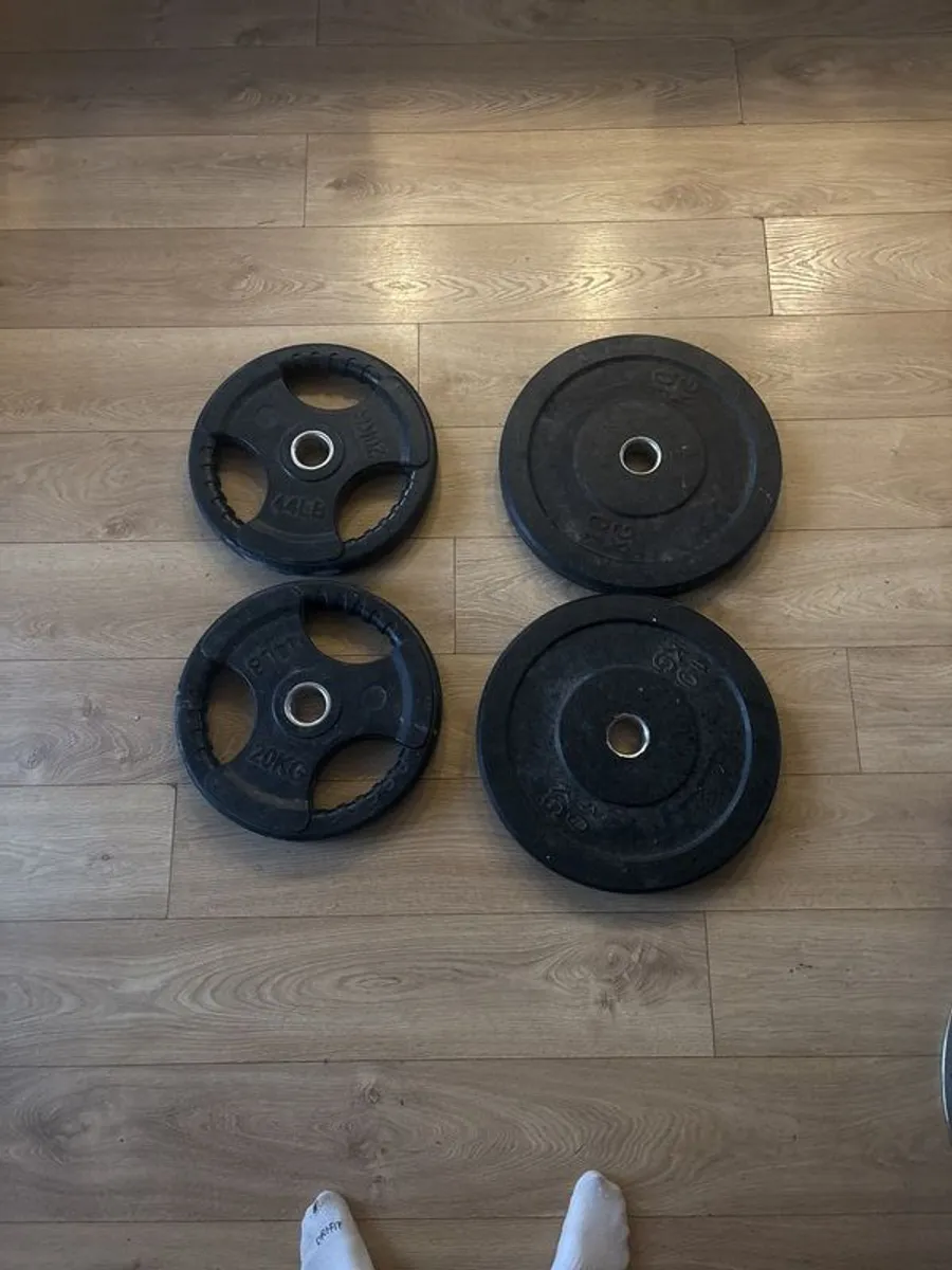 2 x 20 kg and 2 x 10 kg plates - Image 1