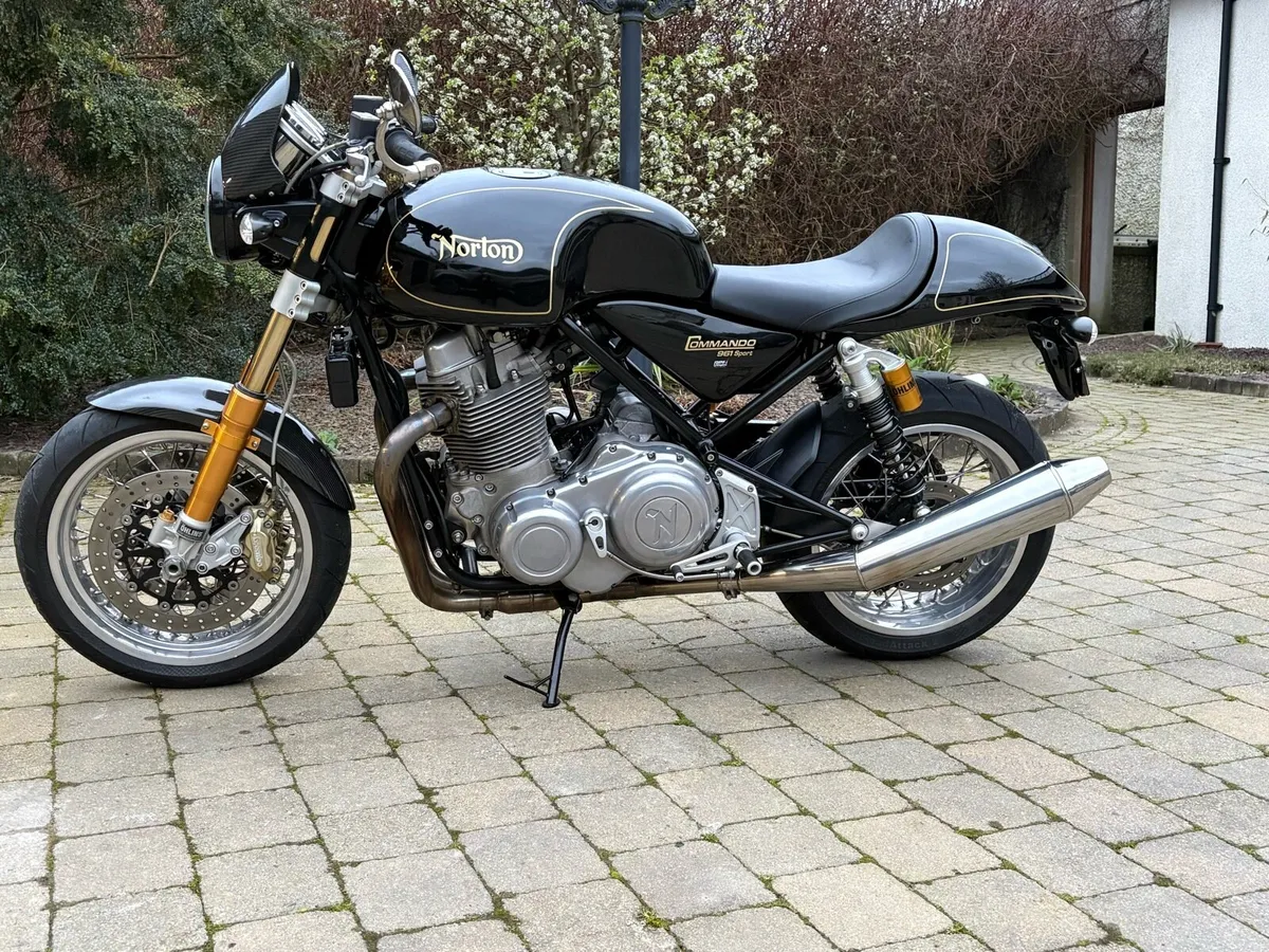 Norton Commando 961 Sport - Image 1