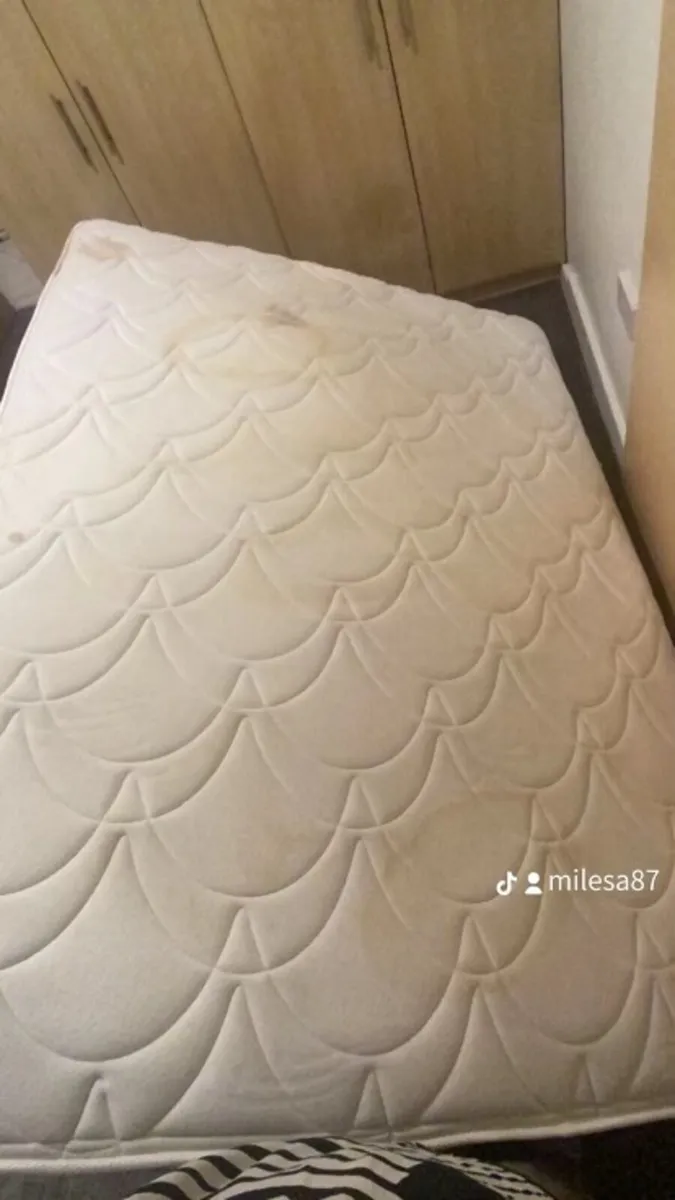 Double bed - Image 2