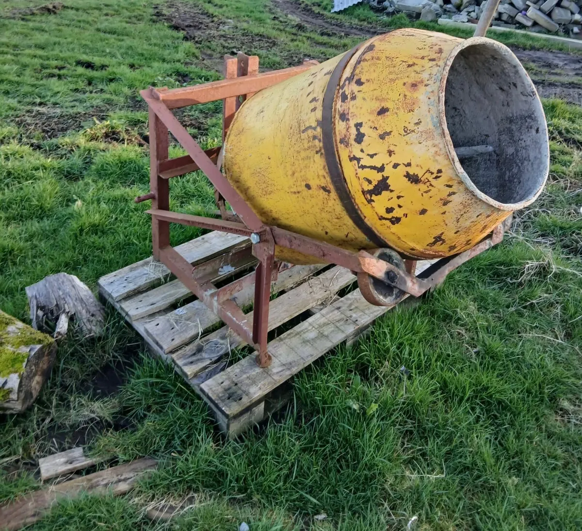 Tractor mixer - Image 1