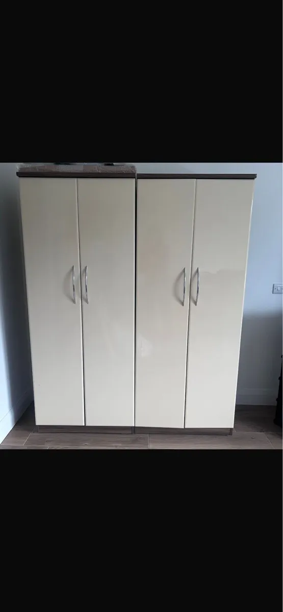 Bedroom furniture - Image 1