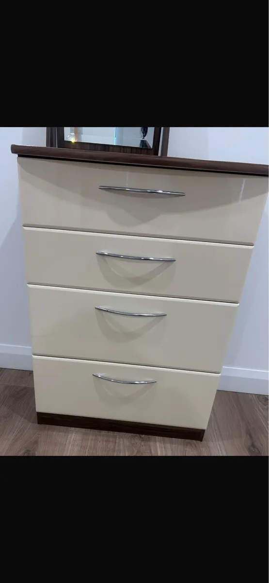 Bedroom furniture - Image 3