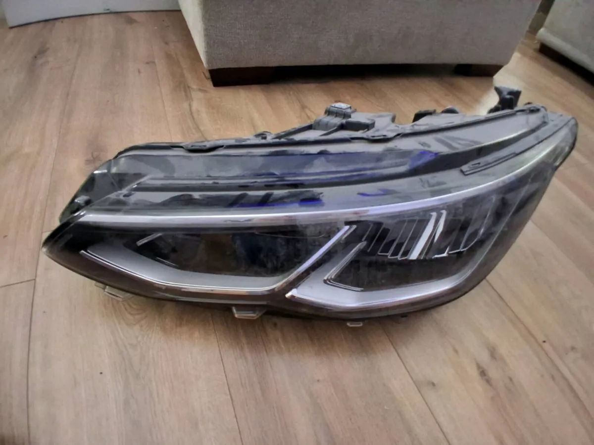 2023 vw polo headlights new shape - Image 2