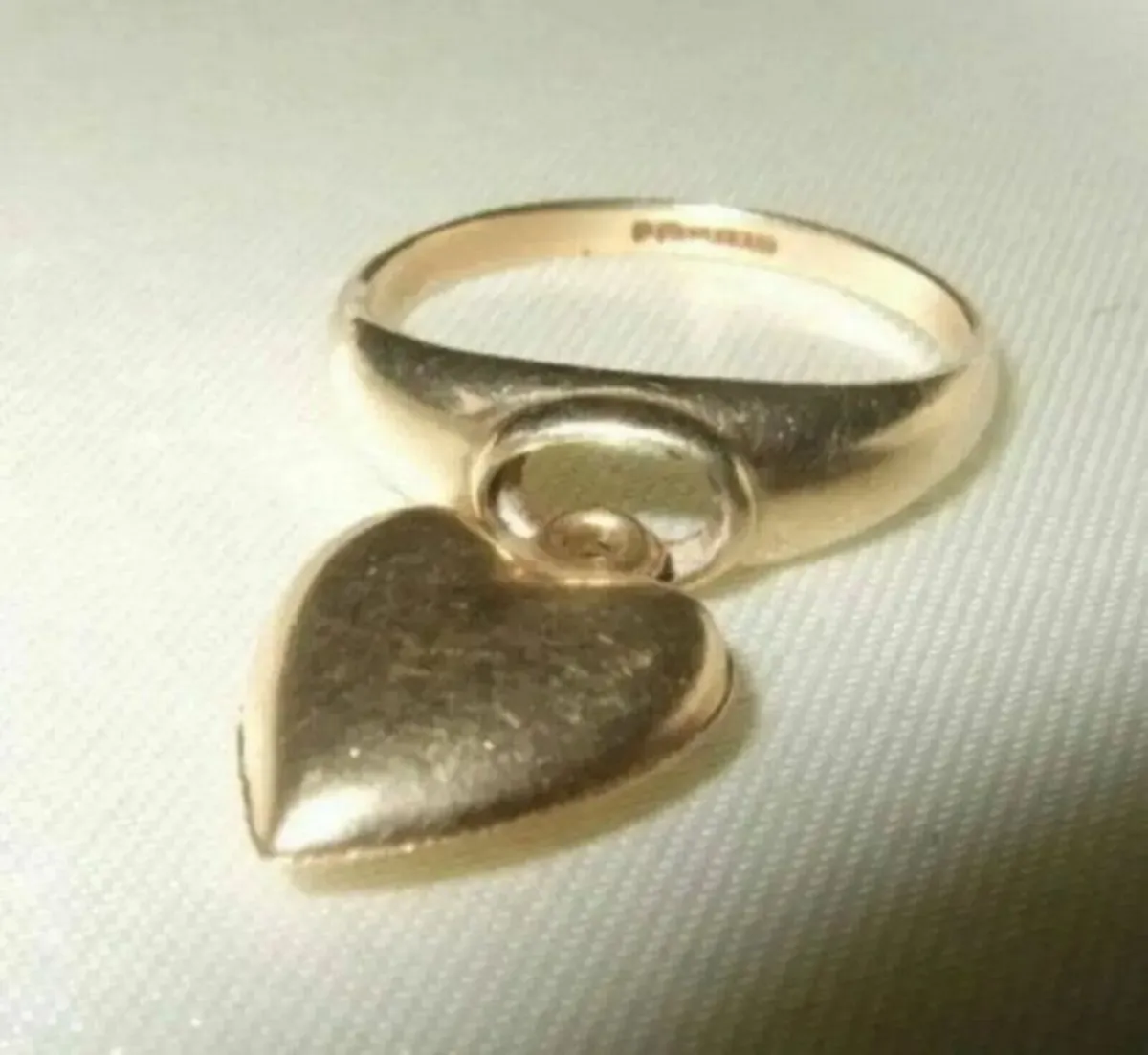 Vintage 14ct & 9ct Gold Charm Ring - Image 1