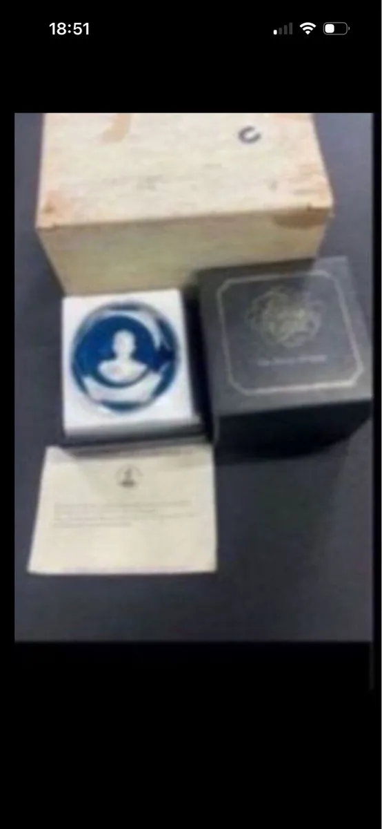 4 pinches baccarat commemorative paperweights - Image 2