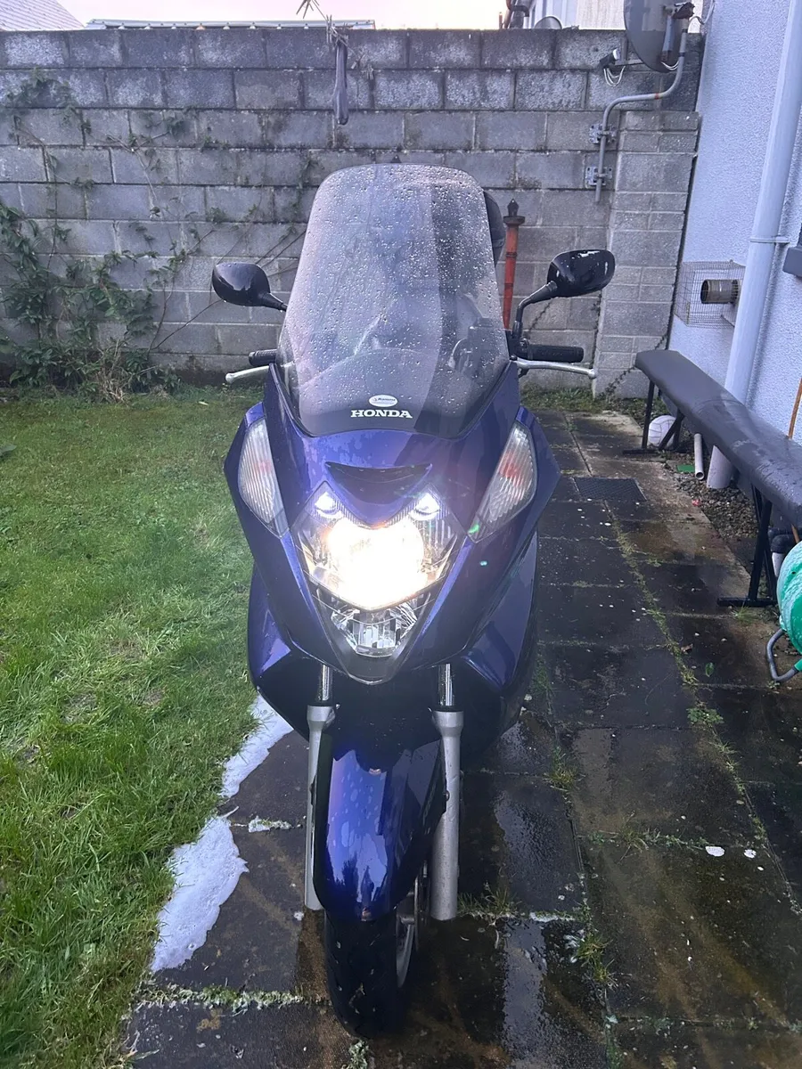 Honda silver wing 600 cc - Image 1
