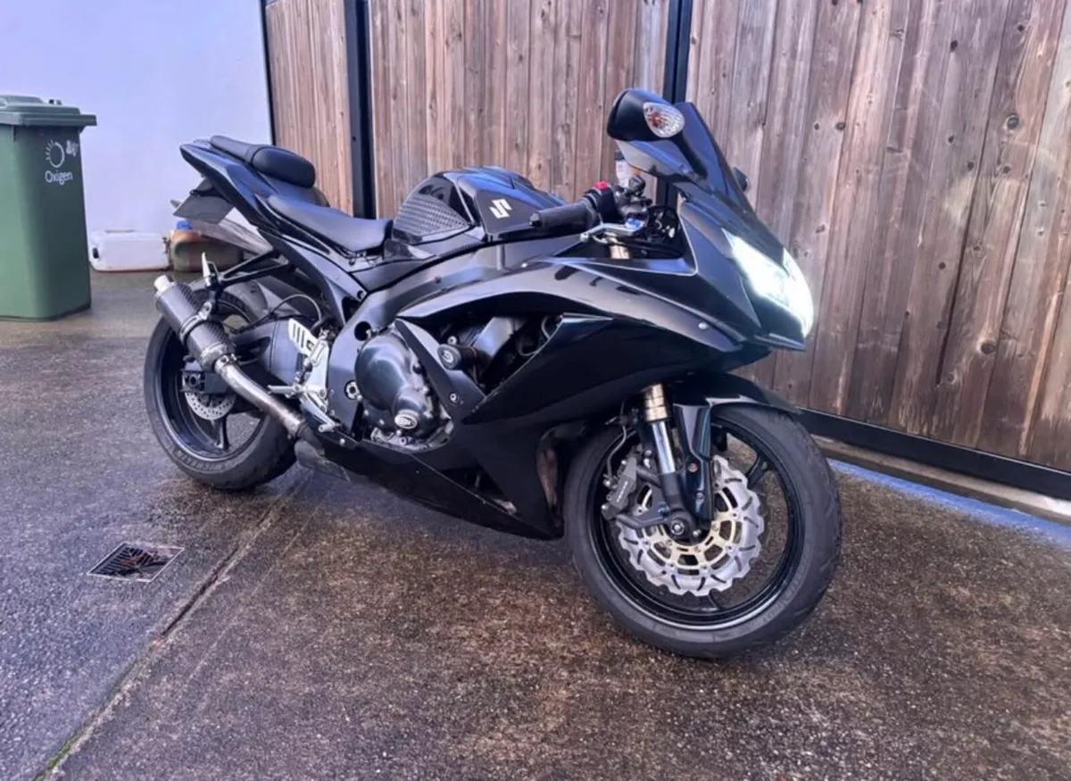 GSXR600 K9 - Image 1